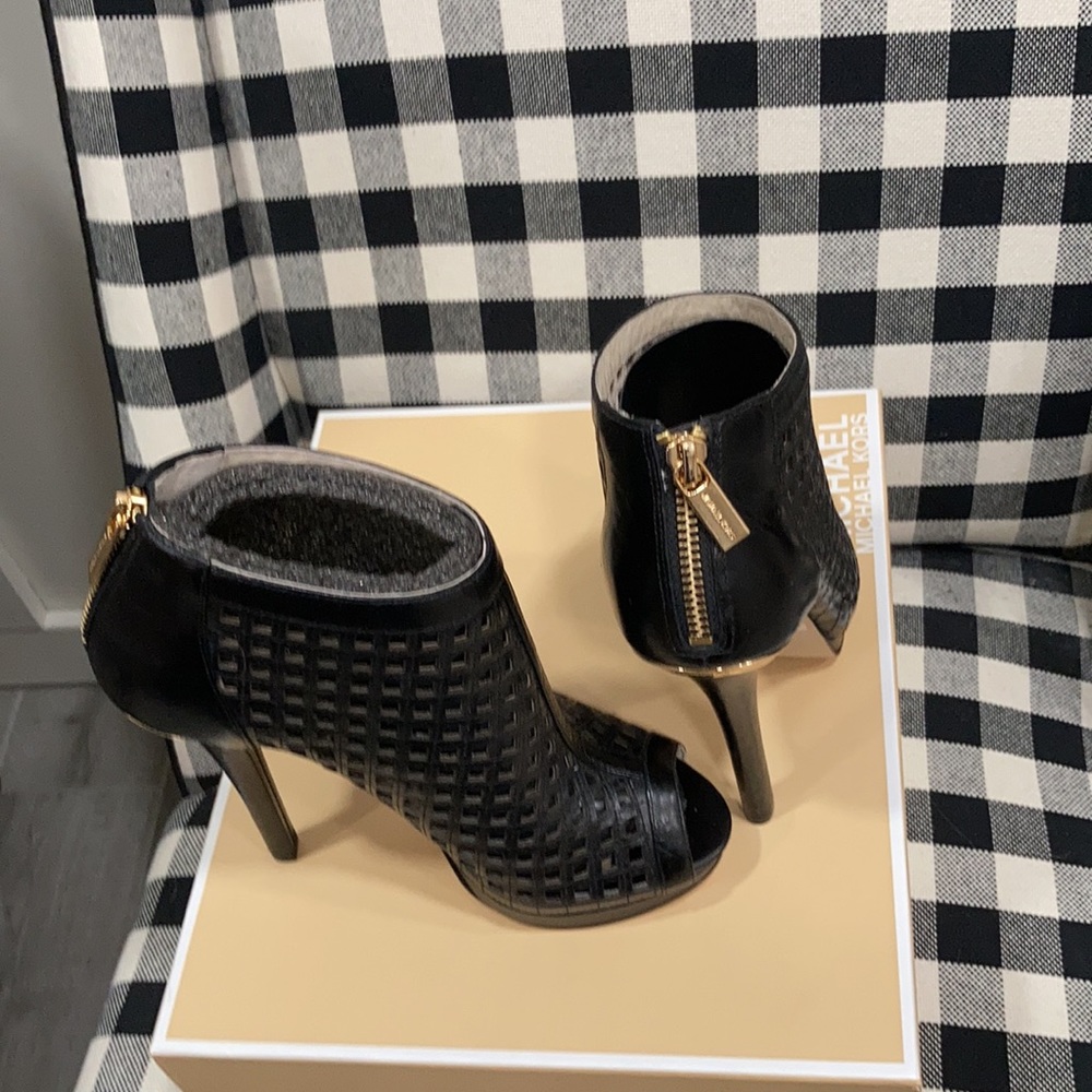 Michael Kors black leather Graham bootie - Picture 2 of 3